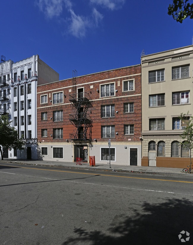 Building Photo - Normandie Rental