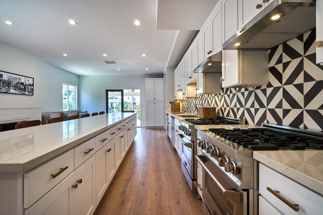 Photo - 152 S Serrano-2A Unit 2A