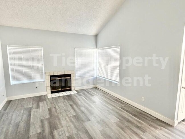 Photo - Beautiful 2 Bd/2 Ba 932 sf Condo in Oceanside available April 28th for Lease!
