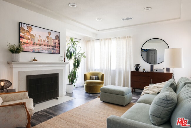 Building Photo - 1916 W 94th St