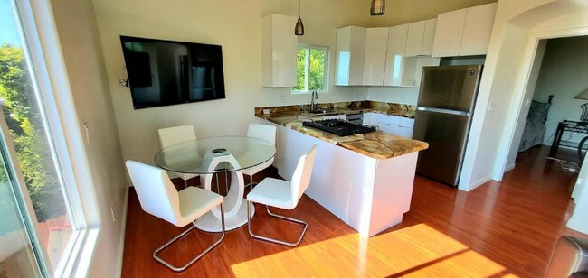 Photo - 3308 Lloyd St