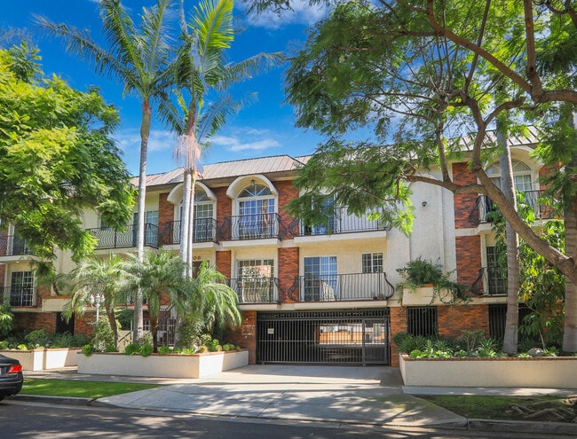 FRONT ENTRANCE - 908 S Shenandoah St