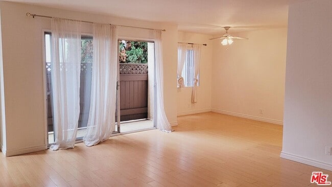 Building Photo - 818 7th St Unit 4 Rental