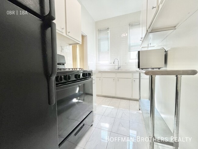 Photo - 1801 N Kingsley Dr Unit 104