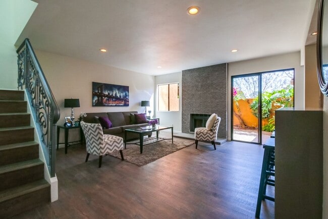 Photo - Via Pasear Unit 1