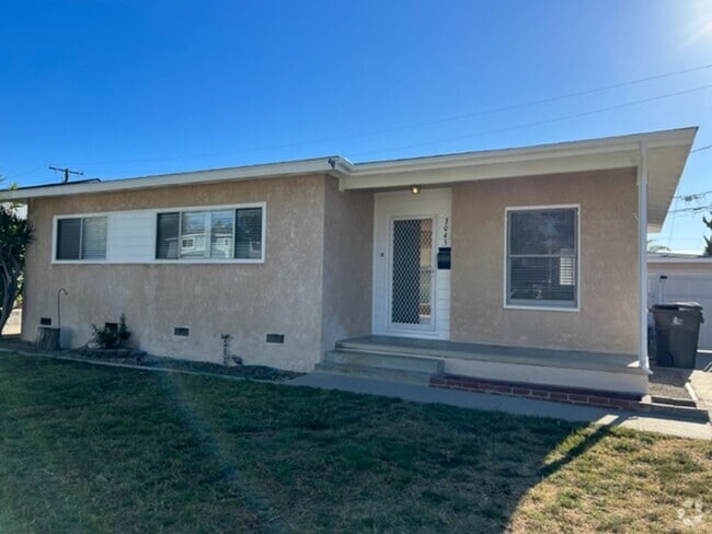 Building Photo - South of Conant Home with 3 Bedrooms, 1 ba...