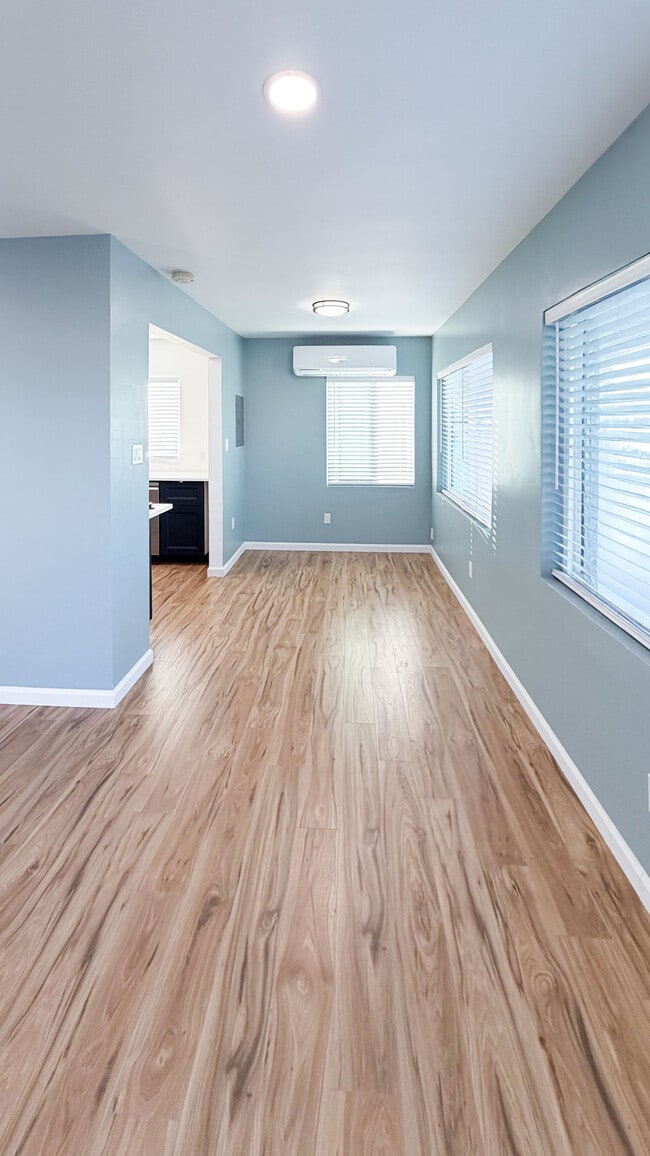 Photo - 4169 Myrtle Ave Unit 4171 1 2