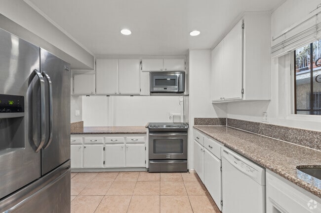 Building Photo - 2354 Fletcher Dr Unit 113 Rental