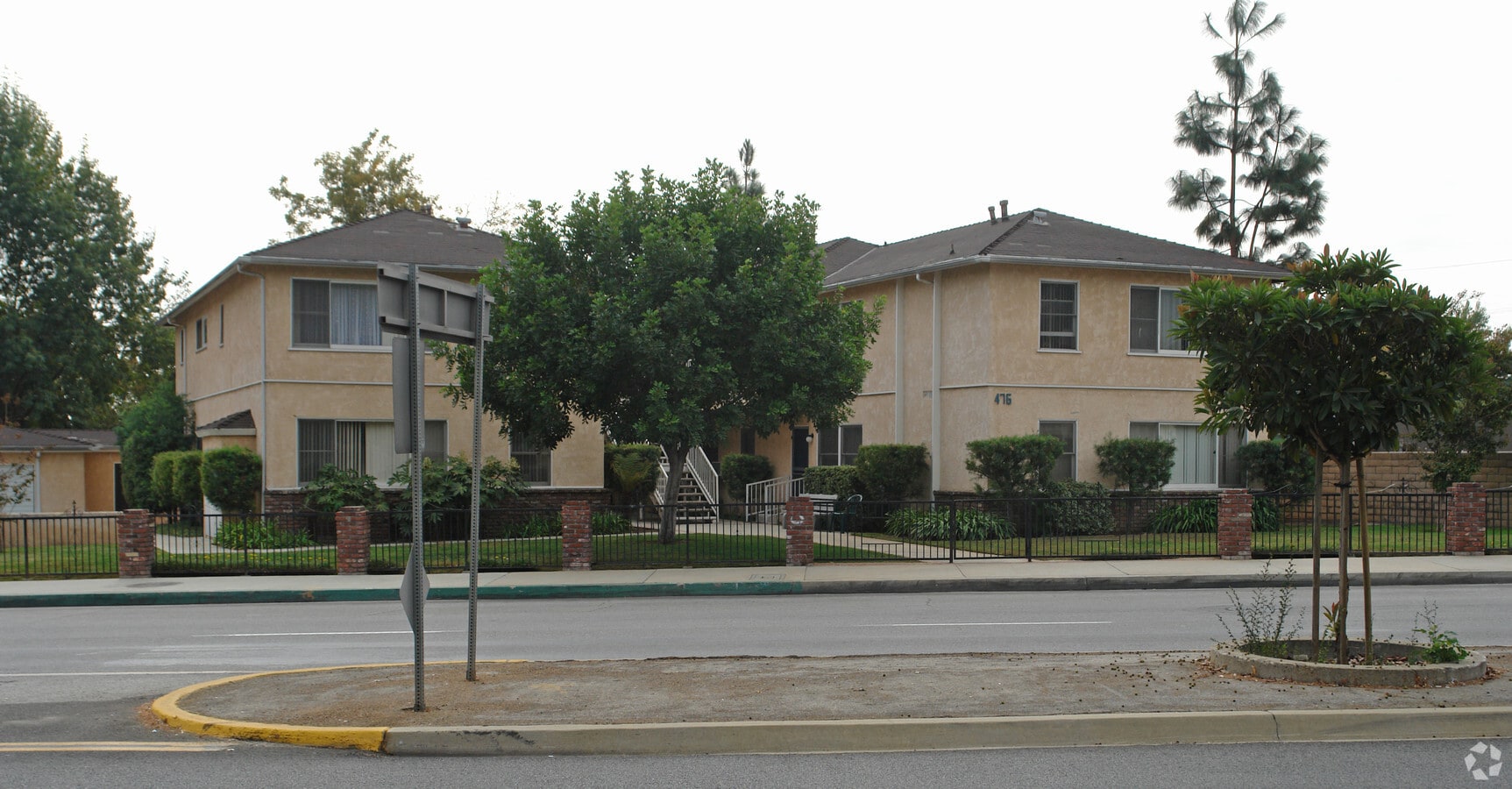 Photo - 476 Woodbury Rd Apartments