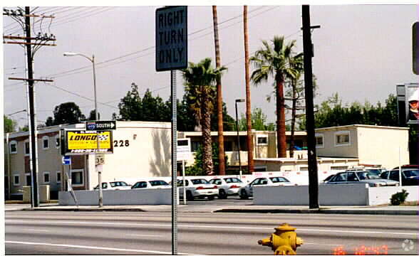 Building Photo - 7228 Haskell Ave Rental