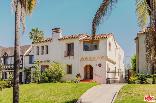 Building Photo - 1122 S Tremaine Ave