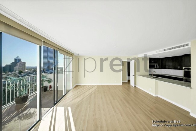 Photo - 2160 Century Pk E