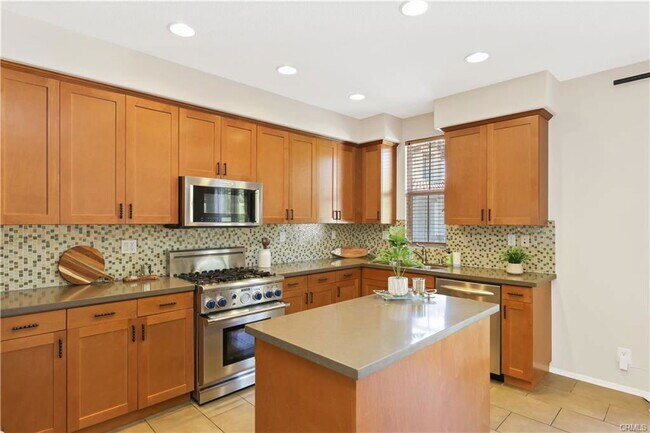 Photo - 23 Crosspointe