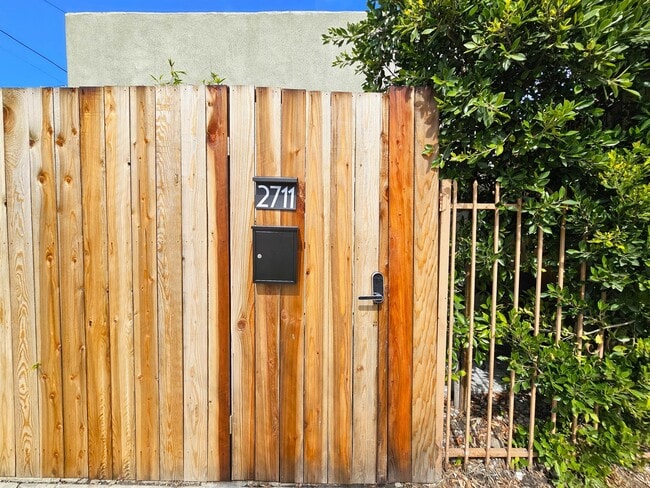 Photo - 2711 W 60th St