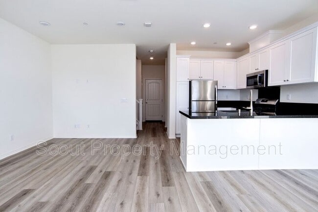 Building Photo - 24131 Tuscany Ave Rental