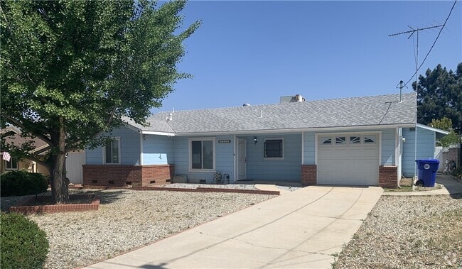 Building Photo - 34786 Date Ave Rental