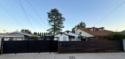 Photo - 22122 Saticoy St