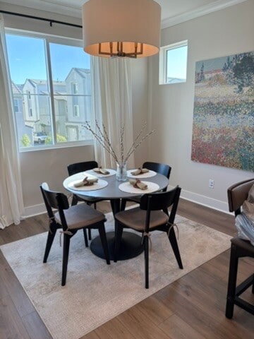 Dining area with plenty of light and privacy - 2241 Horseback Rd