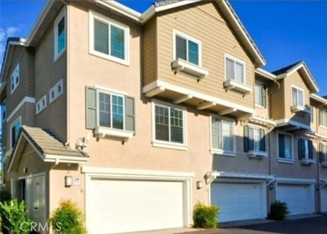 Photo - 20 Coveside Ct Townhome