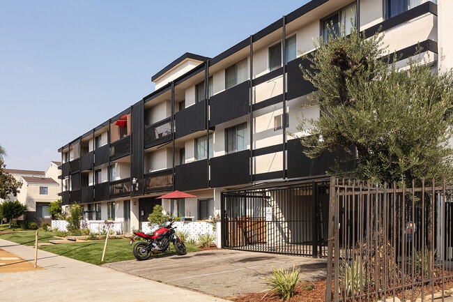 Building Photo - 1500 Gramercy Place