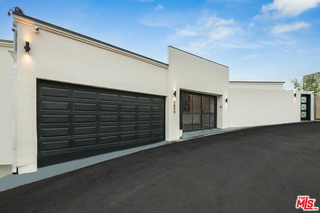 Photo - 8690 Franklin Ave