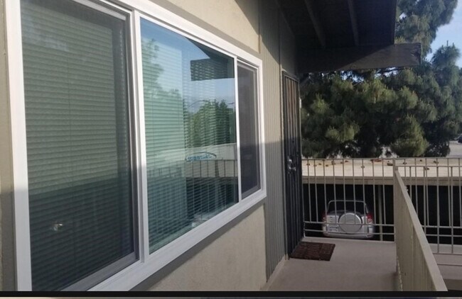 Spacious studio in gated community with parking. Great location! - 23332 Sesame St Unit 23332 Sesame St. Apt F