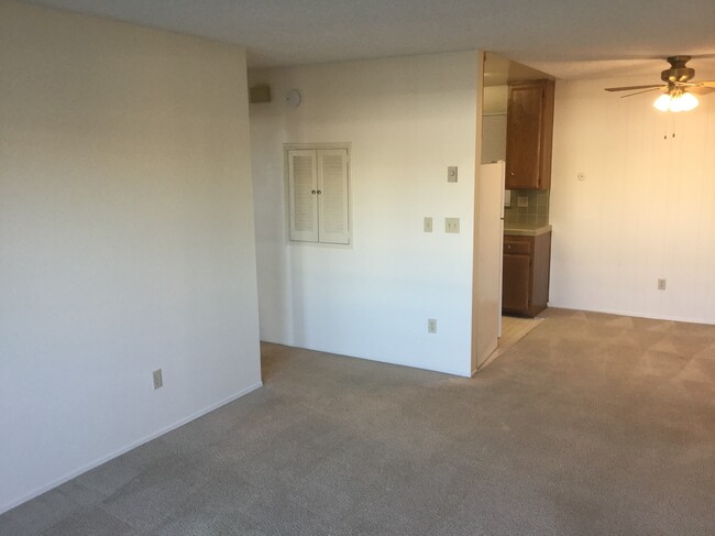 Spacious & Sparkling Clean! - Centre Towers Apartments