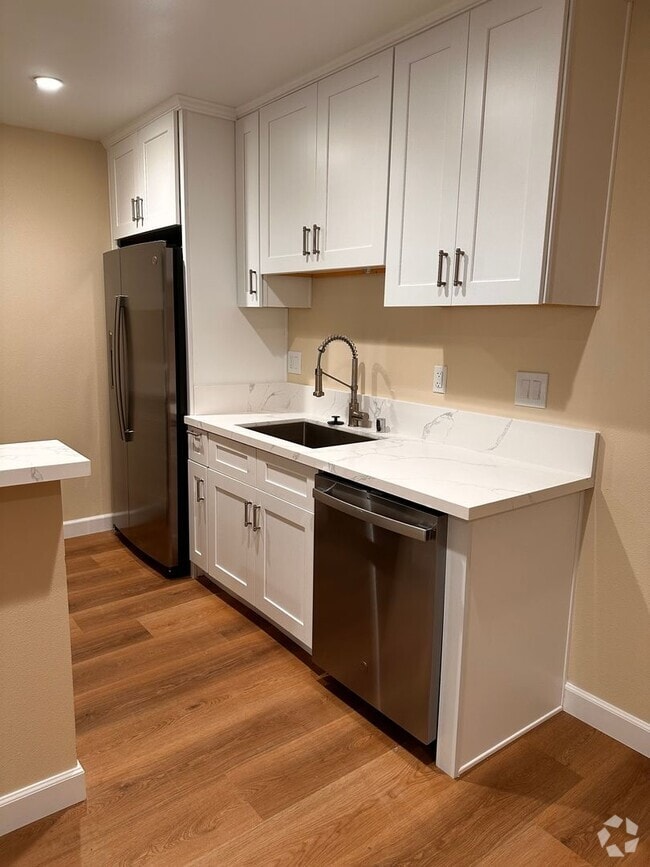 Building Photo - 576 N Bellflower Blvd Unit ONE TIME RENTAL
