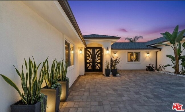 Photo - 6243 Berquist Ave