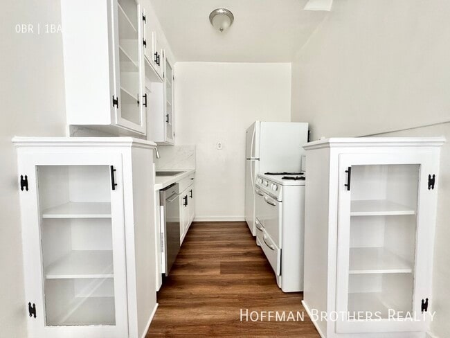 Photo - 800 N Las Palmas Ave Unit 101