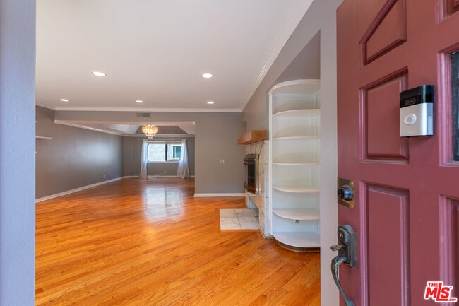 Photo - 12416 Magnolia Blvd Unit 7
