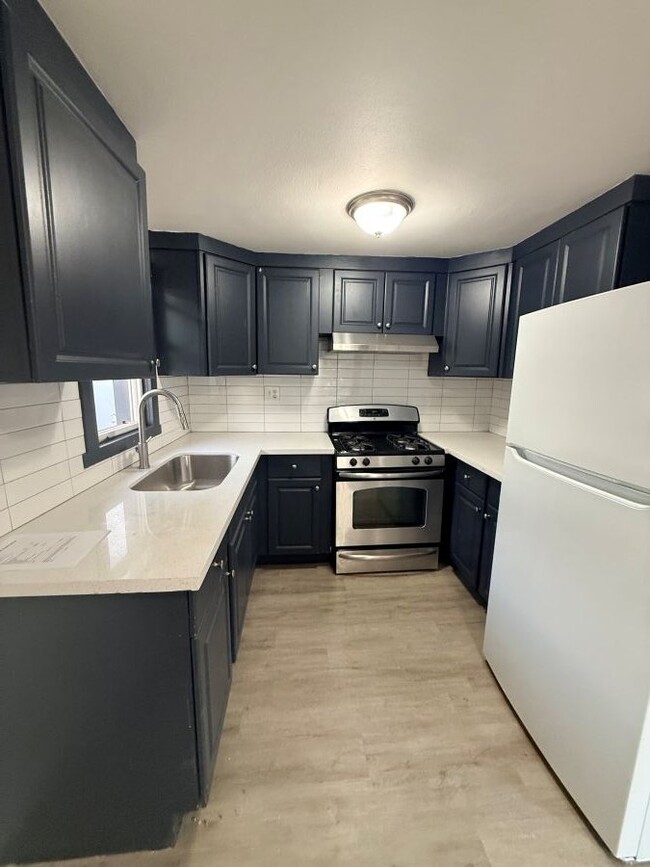 Photo - 177 W B St