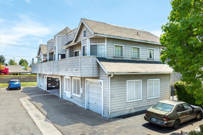 Building Photo - Orchid Gardens