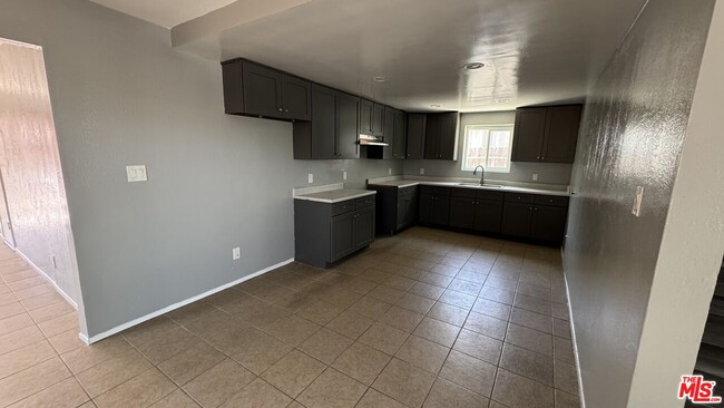 Photo - 1255 Velasco St