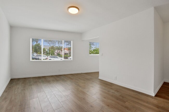 Photo - 10900 Santa Monica Blvd Unit 01