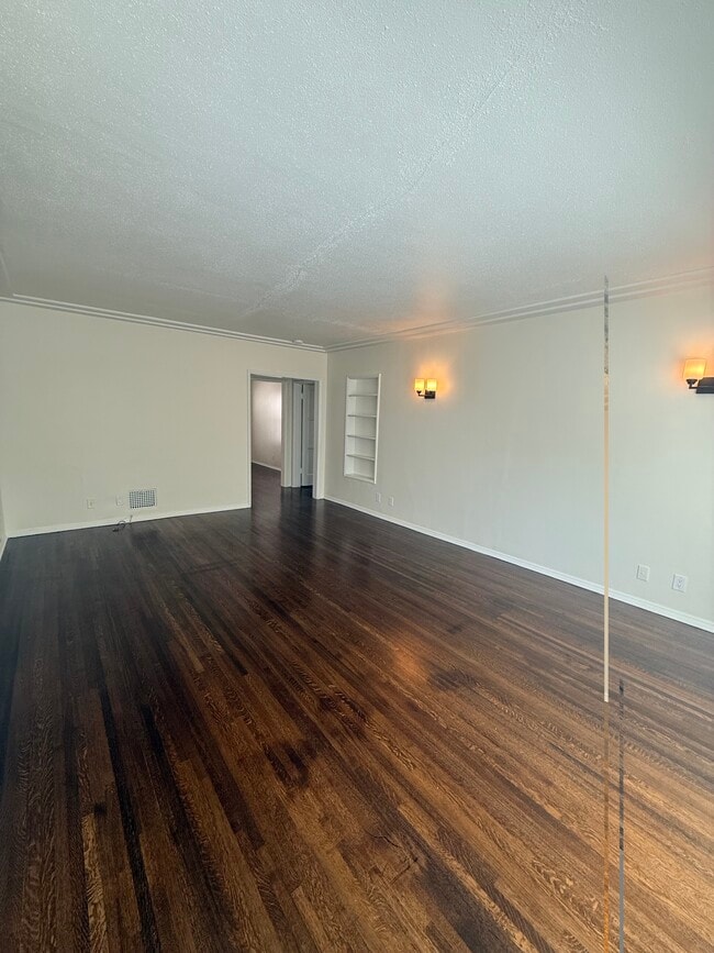 Photo - 1332 S Cloverdale Ave Unit 1334