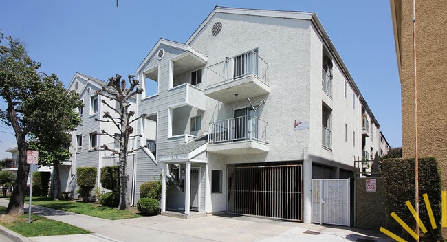 Building Photo - 316 Cherry Ave