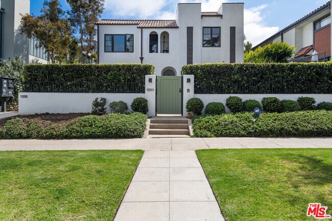Building Photo - 930 Lincoln Blvd Unit B