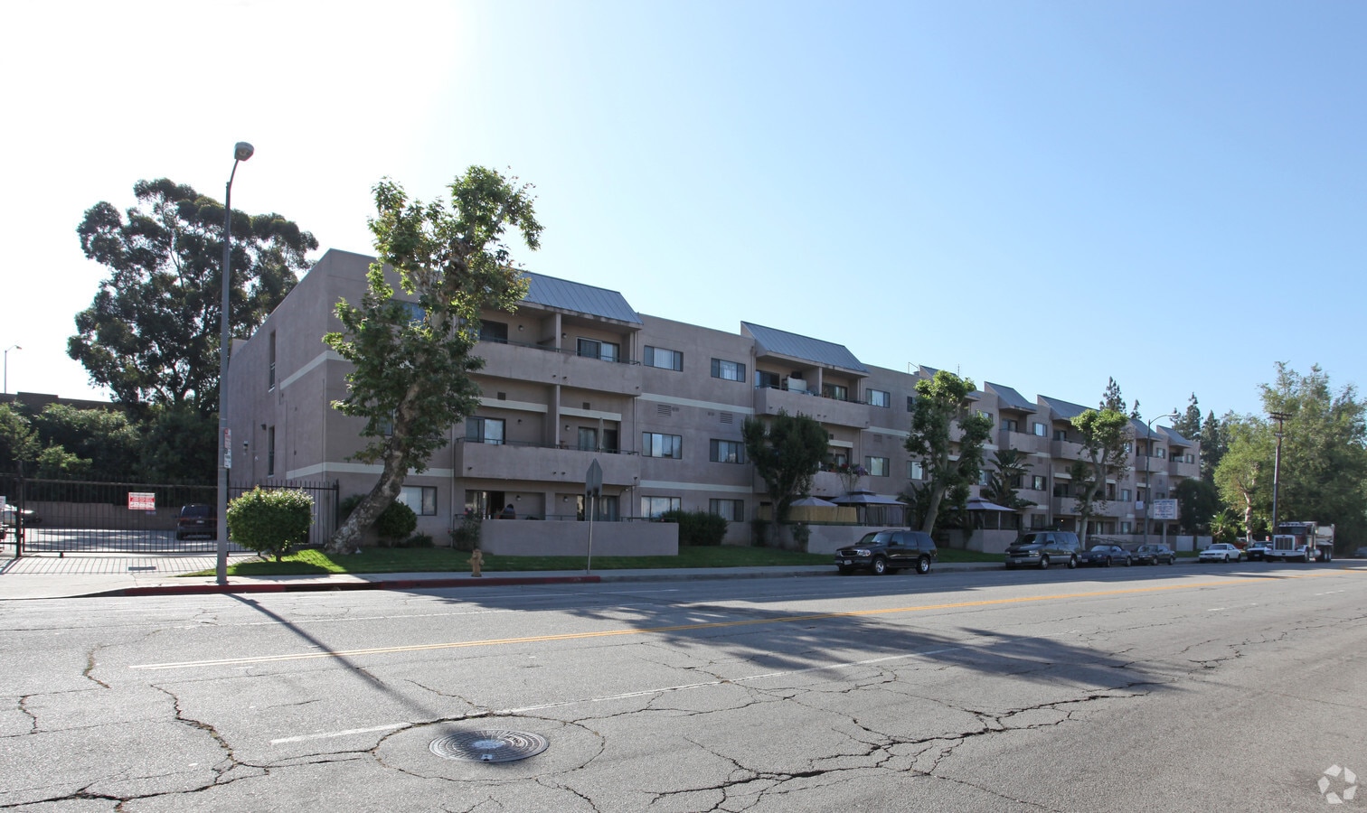 Mark I Apartments - Mark I Apartments