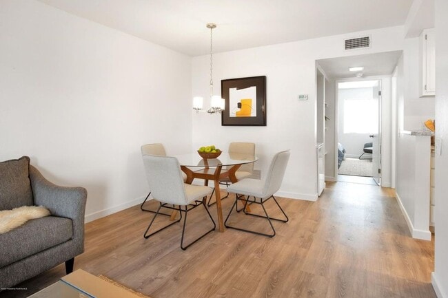 Photo - 2660 Lake Ave Unit 4