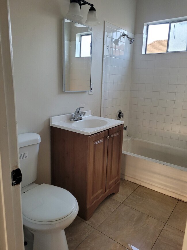 Photo - 1465 W 25th St Unit 5