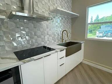 Photo - 512 Ackley St