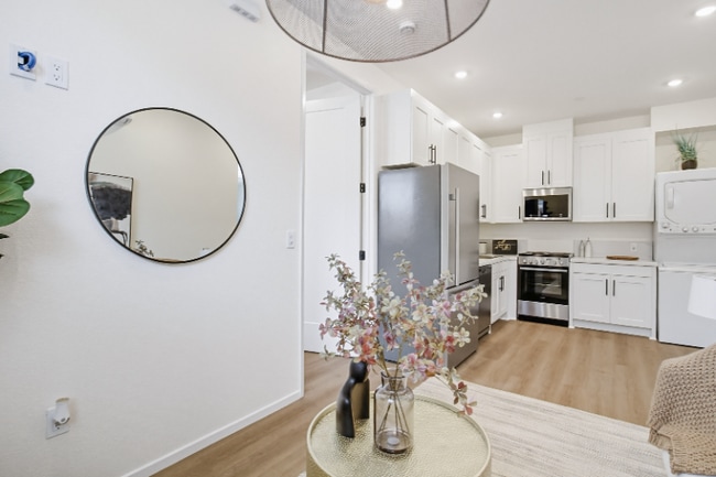 Photo - 3042-3044 J St Unit 103