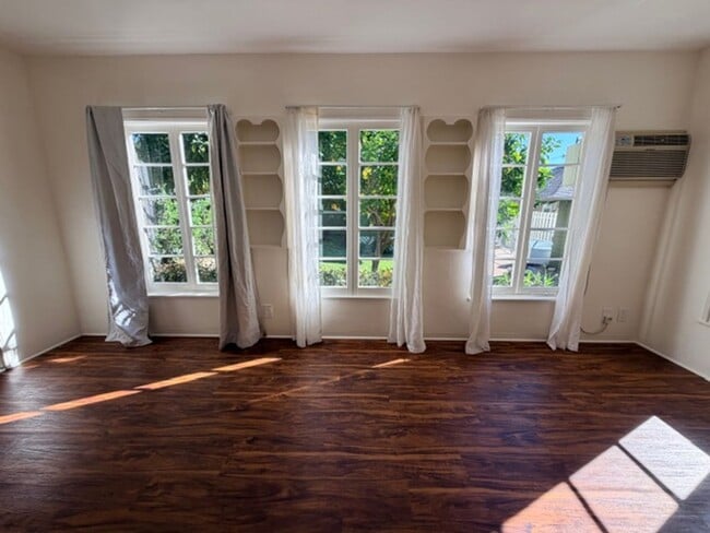 Photo - 251ivy Unit 251 1/2