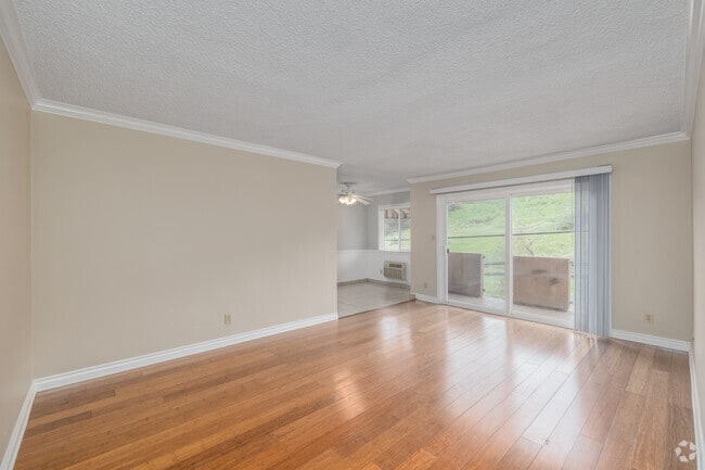 Living Room Entrance, 2BR, 2BA - 1,200SF - About 4315 Don Tomaso Dr Rental