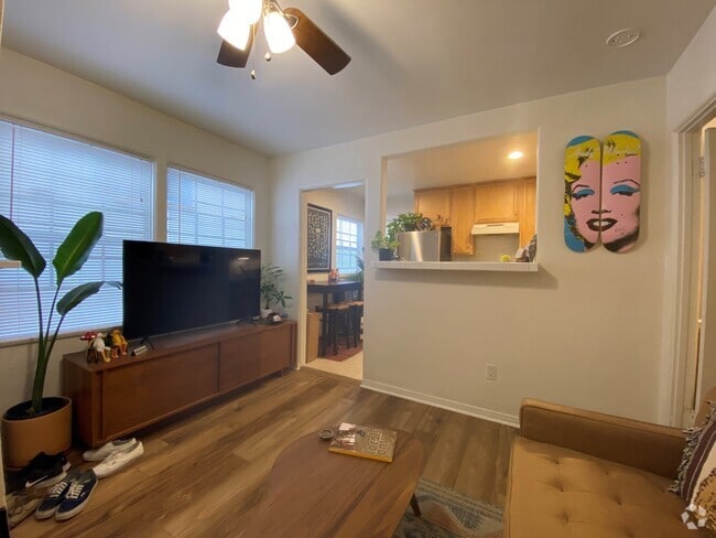 Building Photo - 121 19th Pl Rental
