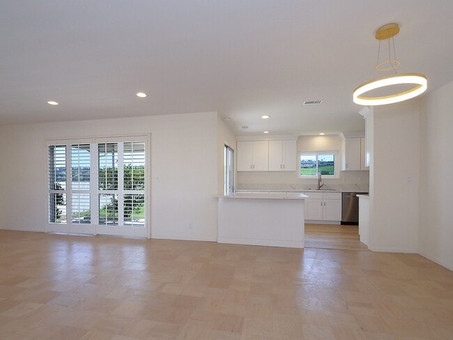 Photo - 27665 Longhill Dr