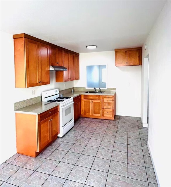 Building Photo - 4109 W 5th St Unit C3