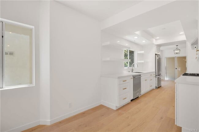 Photo - 1871 Greenfield Ave Unit 102