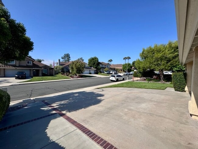 Photo - 5 bedroom South Temecula home with a Pool ...